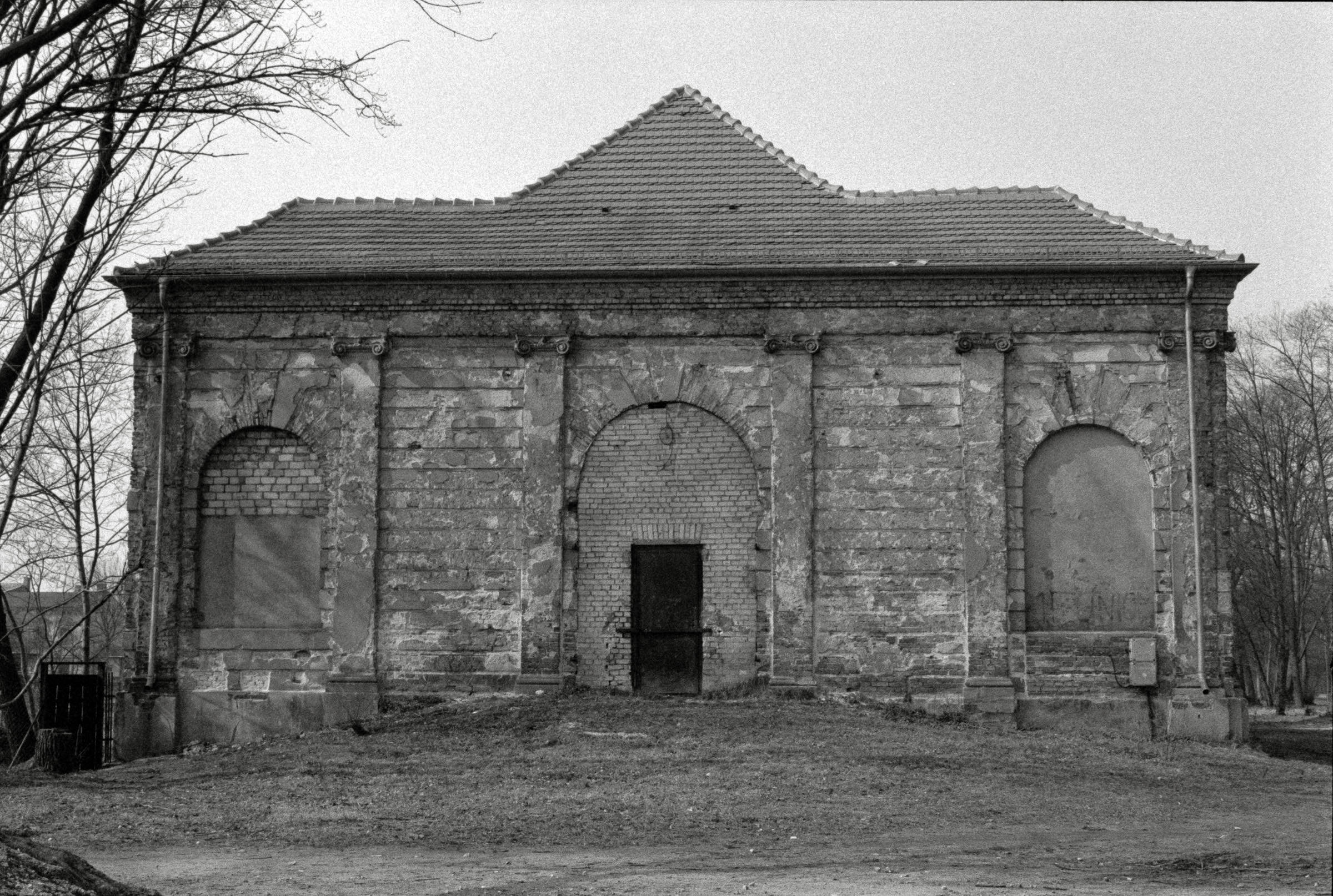 AHP F1993 03 004 sc240902 img21 NLP